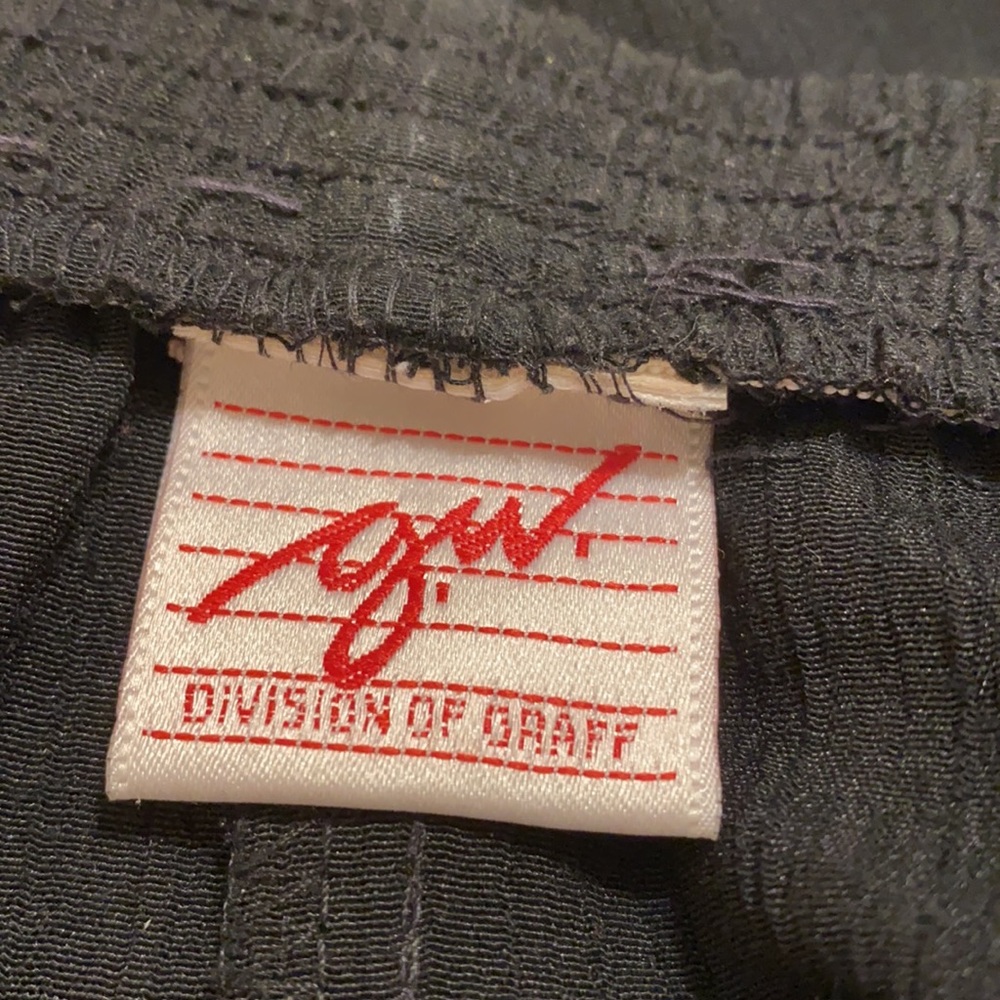 G.W division of Graff skirt - Picture 2 of 2